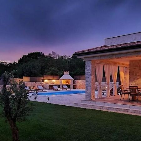 Villa Lulu Kamena Villa S Maslinikom Otok Krk Dobrinj Selo Gostinjac Krk Town Dış mekan fotoğraf