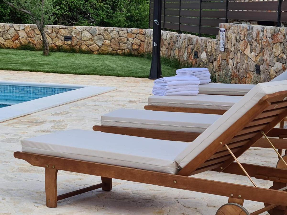 Villa Lulu Kamena Villa S Maslinikom Otok Krk Dobrinj Selo Gostinjac Krk Town Dış mekan fotoğraf