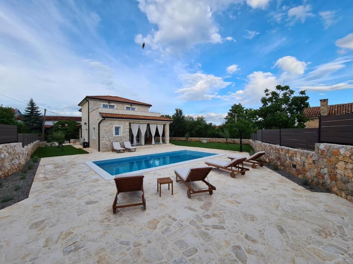 Villa Lulu Kamena Villa S Maslinikom Otok Krk Dobrinj Selo Gostinjac Krk Town Dış mekan fotoğraf
