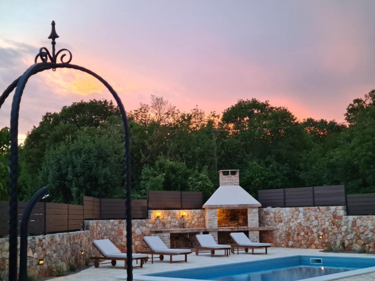 Villa Lulu Kamena Villa S Maslinikom Otok Krk Dobrinj Selo Gostinjac Krk Town Dış mekan fotoğraf