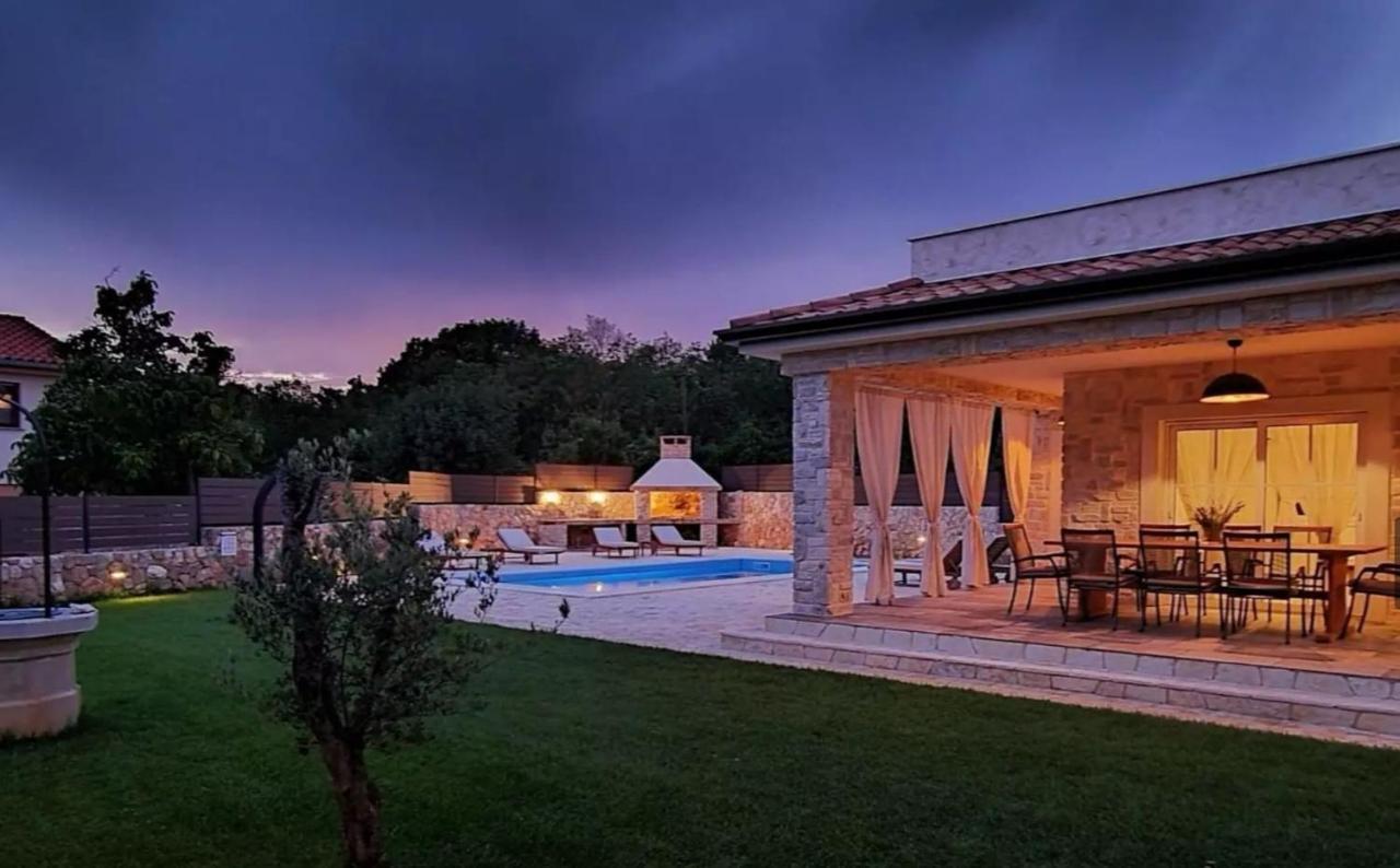 Villa Lulu Kamena Villa S Maslinikom Otok Krk Dobrinj Selo Gostinjac Krk Town Dış mekan fotoğraf